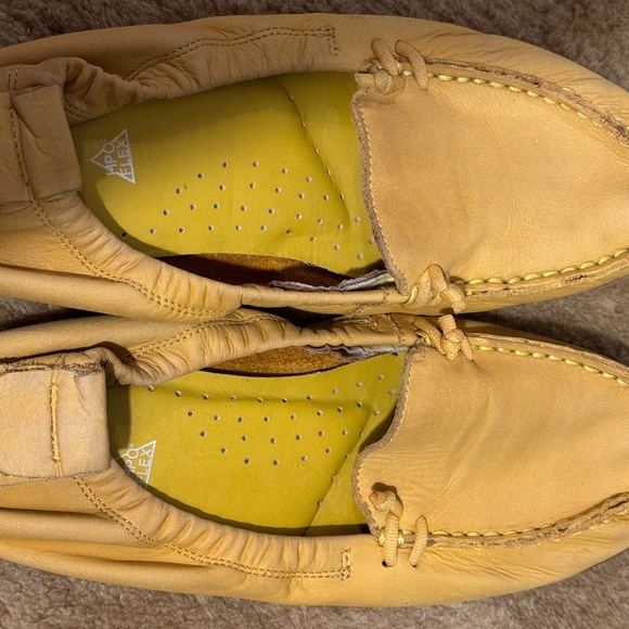 Hush Puppies teal skin leather loafer flats US9.5 mustard yellow - Picture 1 of 3